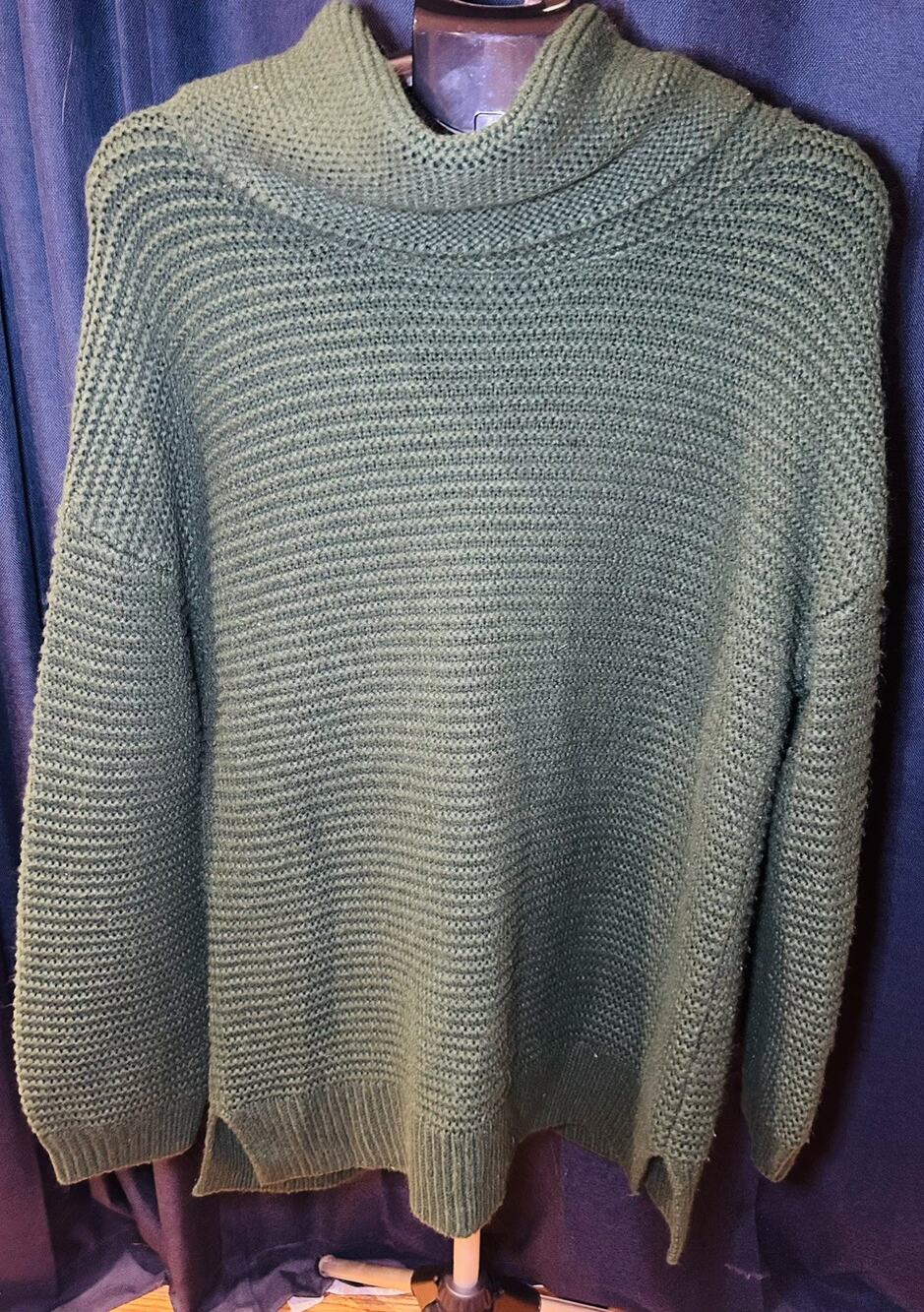 Hunter Green Turtleneck Women's size L